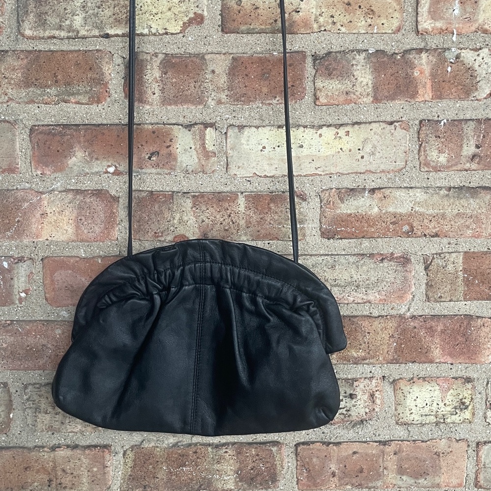 Vintage Brio Leather Frame Clamshell Clutch Purse🖤